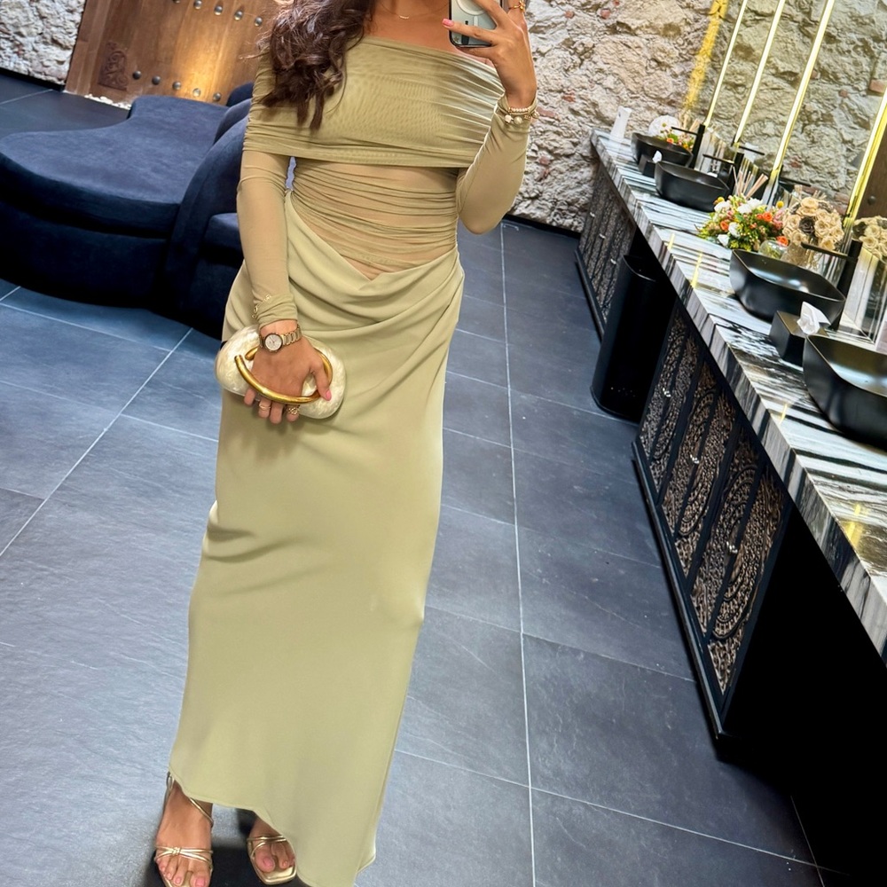 Chic Strapless Dress